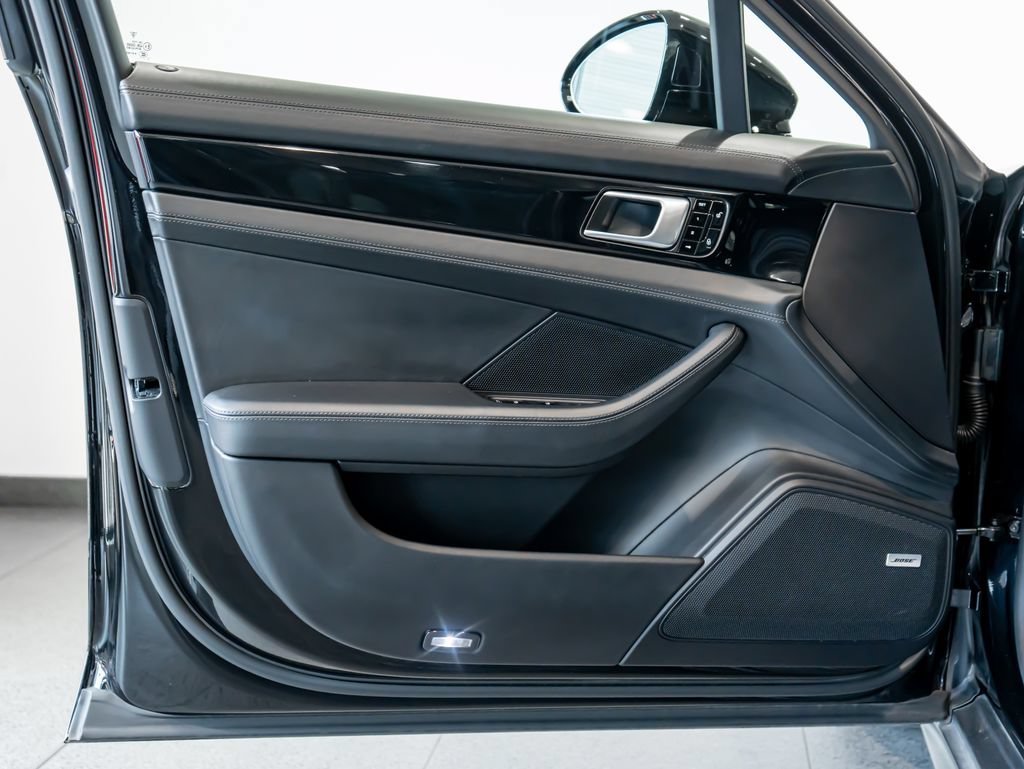 Certified 2018 Porsche Panamera Turbo AWD/4WD image 12