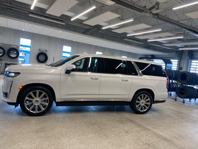 Used 2023 Cadillac Escalade ESV Premium Luxury Platinum AWD/4WD image 13