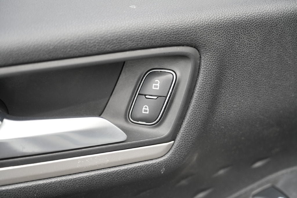 Used 2020 Ford Escape SE FWD image 22