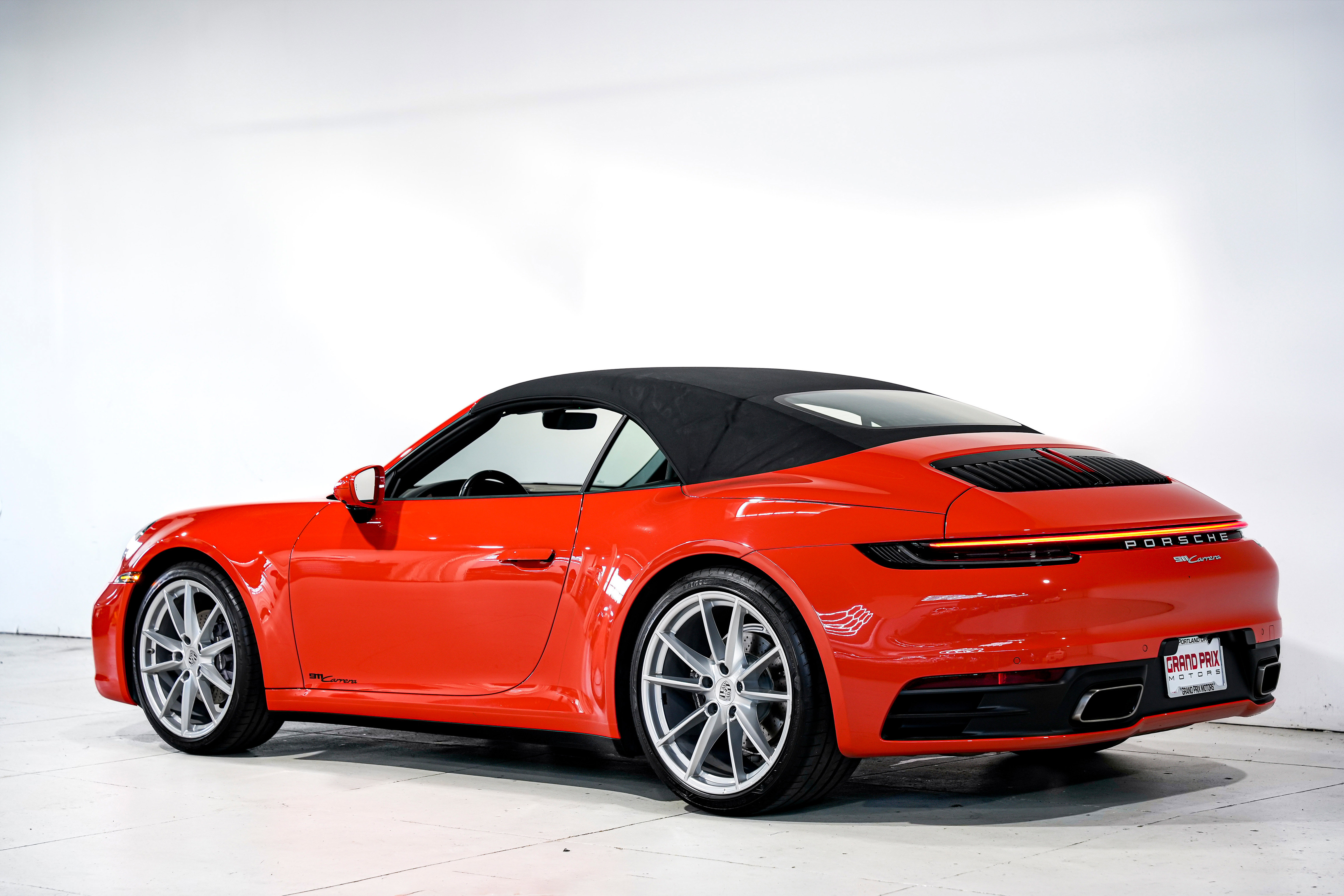 Used 2022 Porsche 911 Carrera image 8
