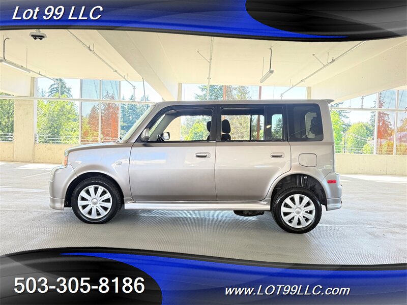 Used 2005 Scion xB FWD image 8
