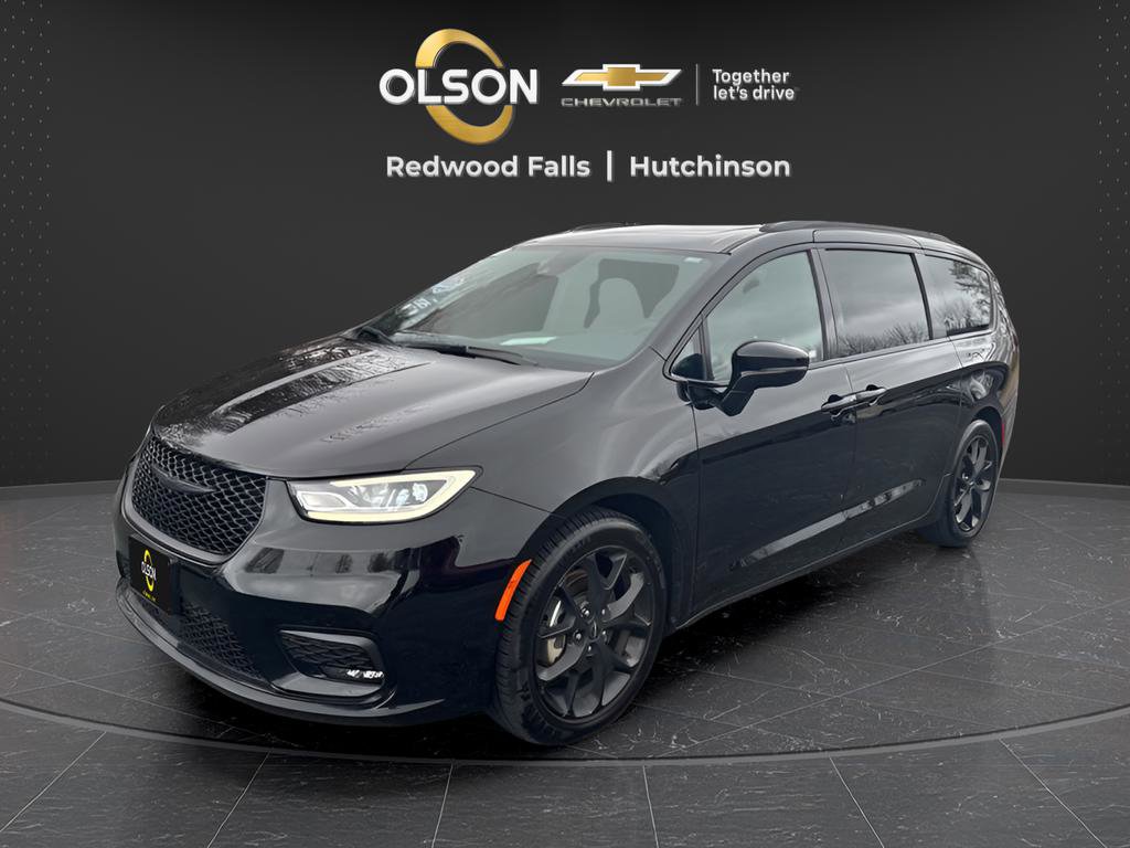 Used 2025 Chrysler Pacifica Limited image 1