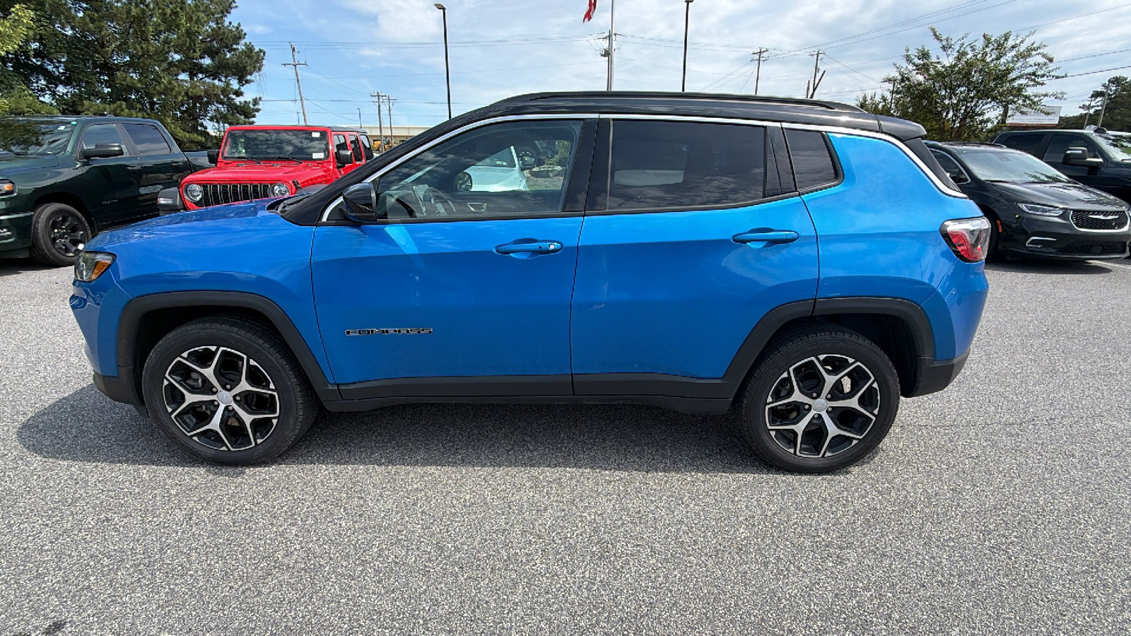Used 2024 Jeep Compass Limited AWD/4WD image 11