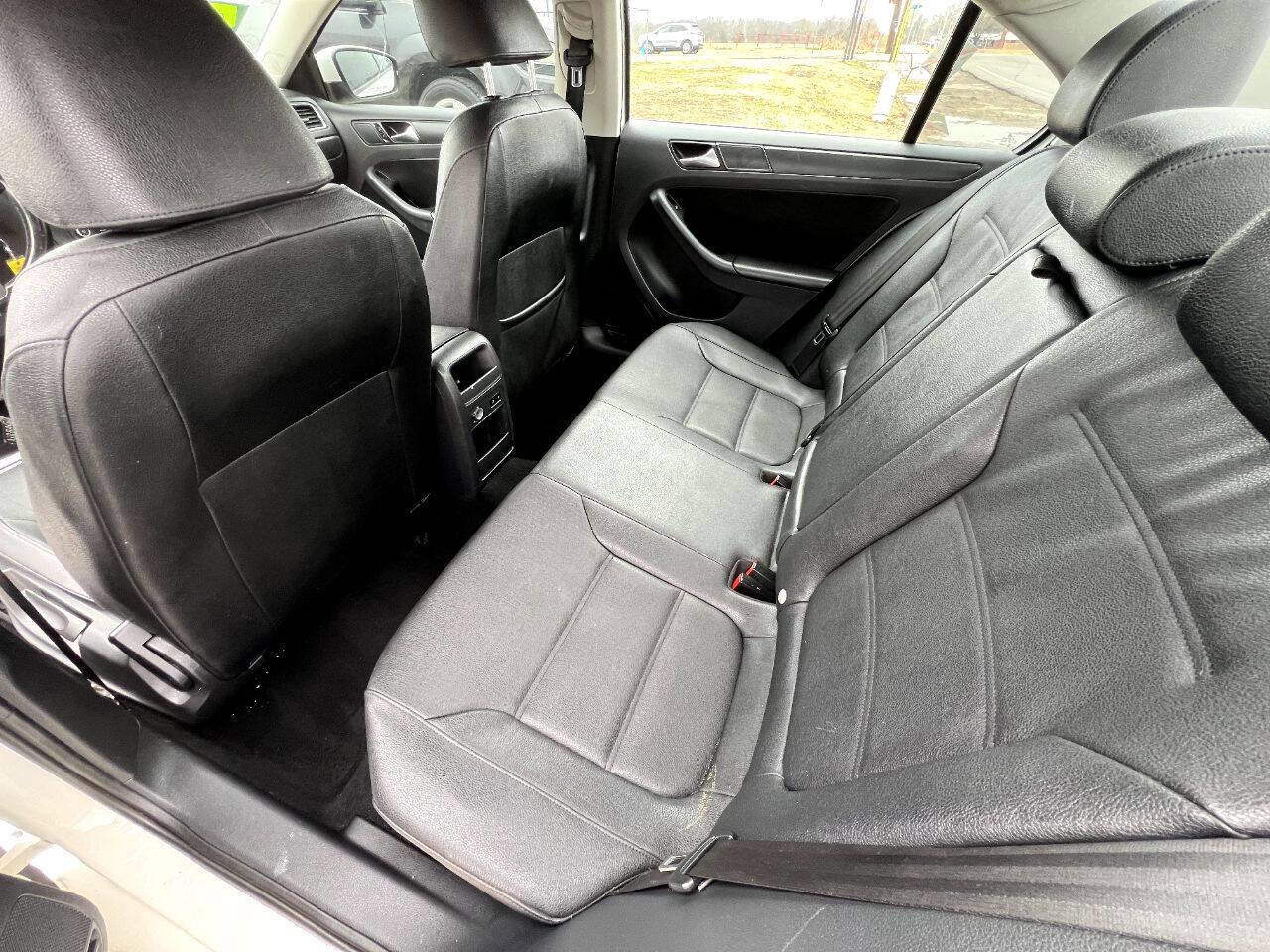 Used 2012 Volkswagen Jetta SE image 4