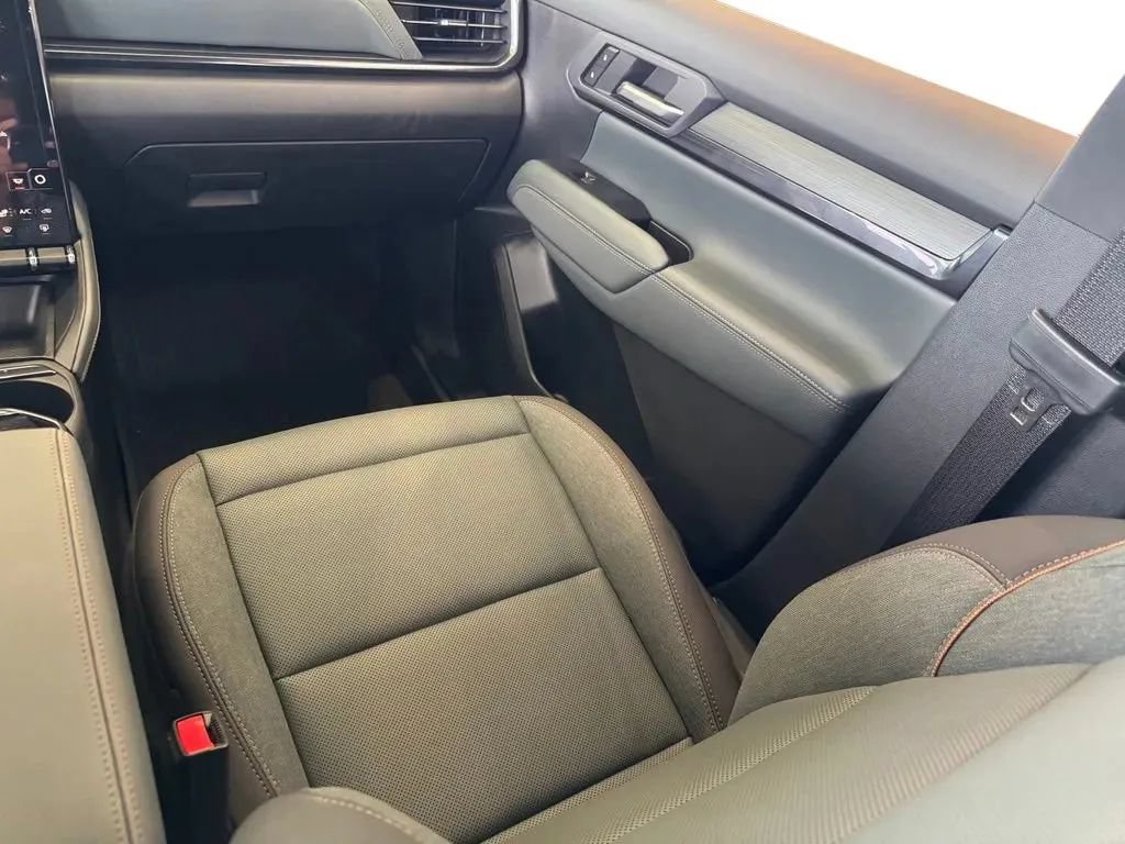 New 2027 GMC Terrain AT4 w/ Technology Package II AWD/4WD image 20