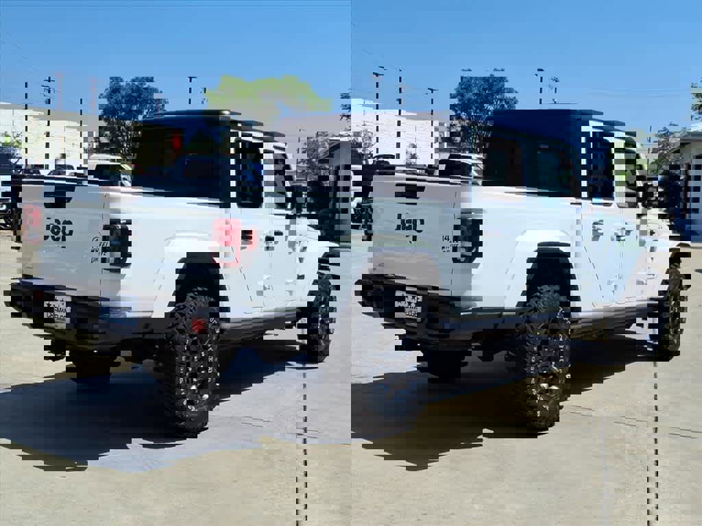 Used 2023 Jeep Gladiator Sport image 26