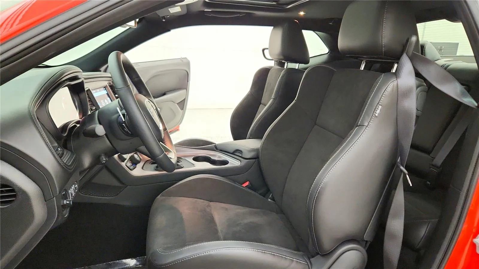 Used 2023 Dodge Challenger R/T w/ Plus Package image 28