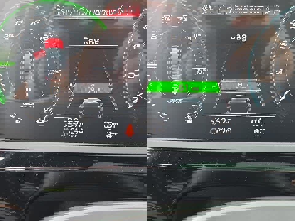 Used 2023 Audi e-tron Premium w/ Convenience Plus Package image 10