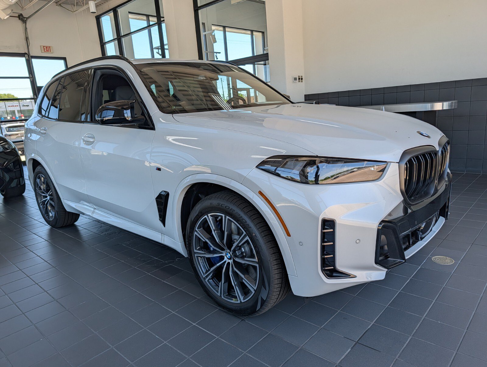 New 2026 BMW X5 M60i w/ Climate Comfort Package