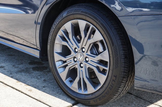 Used 2025 Honda Odyssey Touring image 8