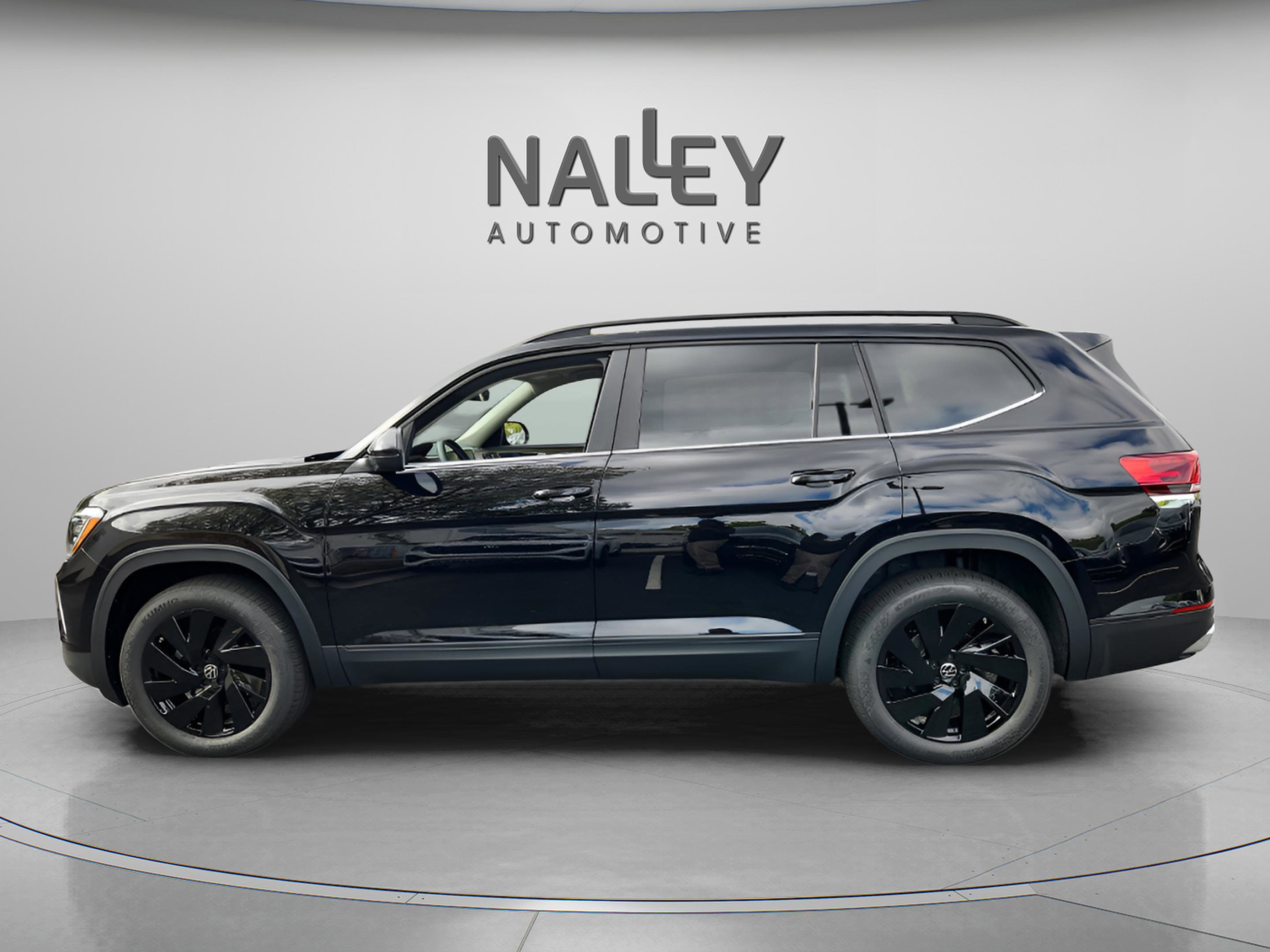 New 2026 Volkswagen Atlas SE image 2