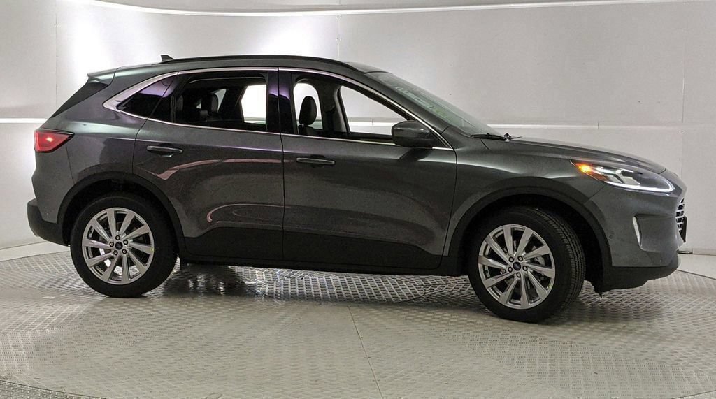 Used 2021 Ford Escape Titanium w/ Titanium Elite Package AWD/4WD image 2