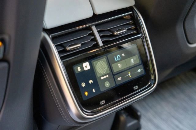 Used 2024 Rivian R1S Launch Edition image 23