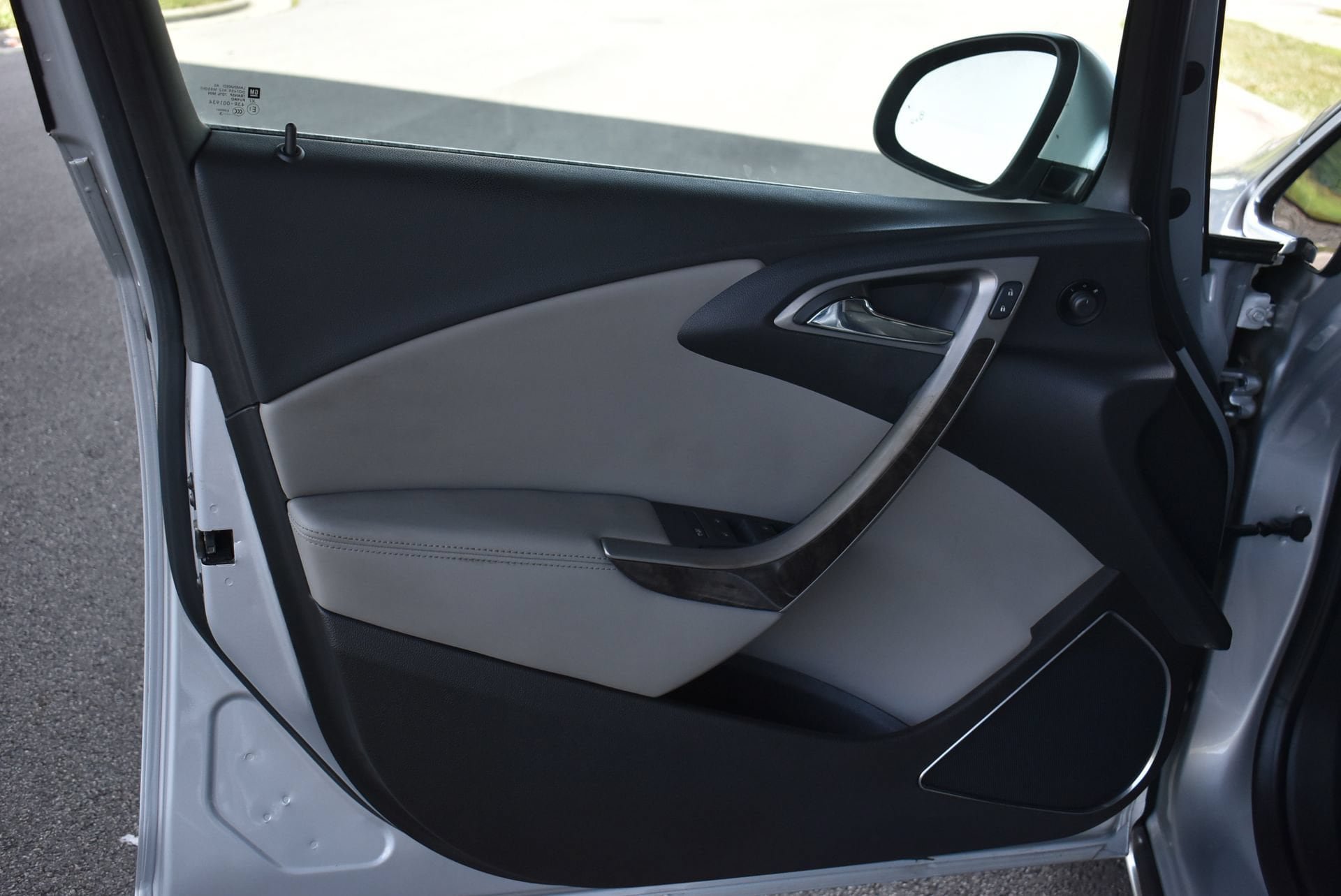 Used 2013 Buick Verano Convenience FWD image 12