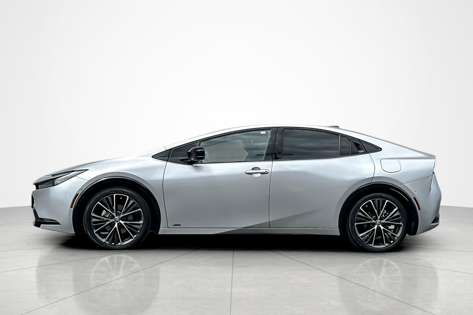 Certified 2024 Toyota Prius Limited w/ Limited Premium Package AWD/4WD image 2