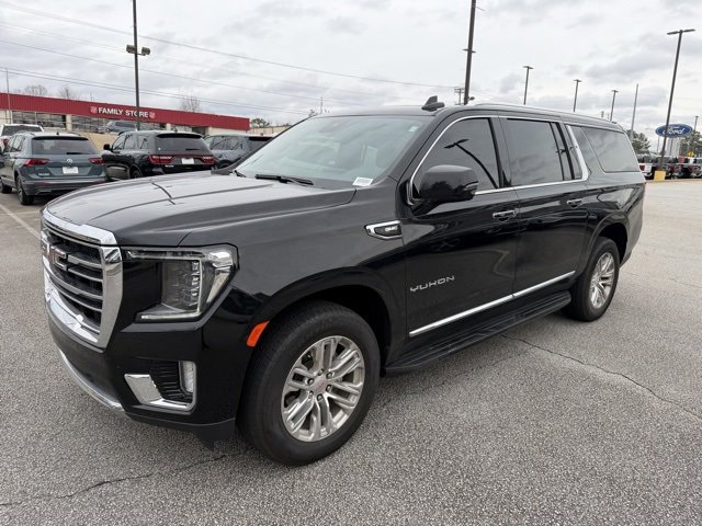 Used 2024 GMC Yukon XL SLT w/ SLT Luxury Package image 2