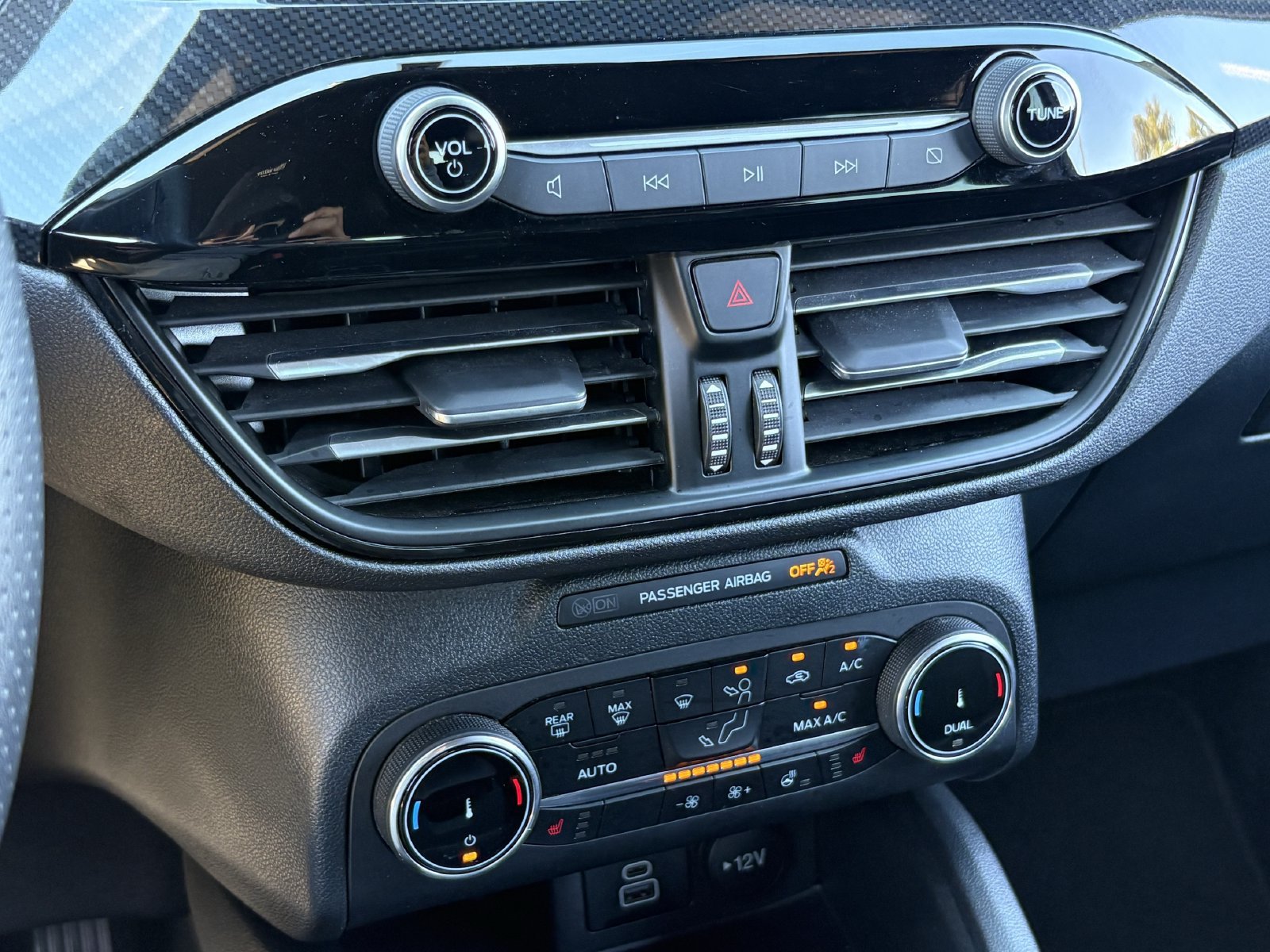 Certified 2025 Ford Escape ST-Line Select AWD/4WD image 29