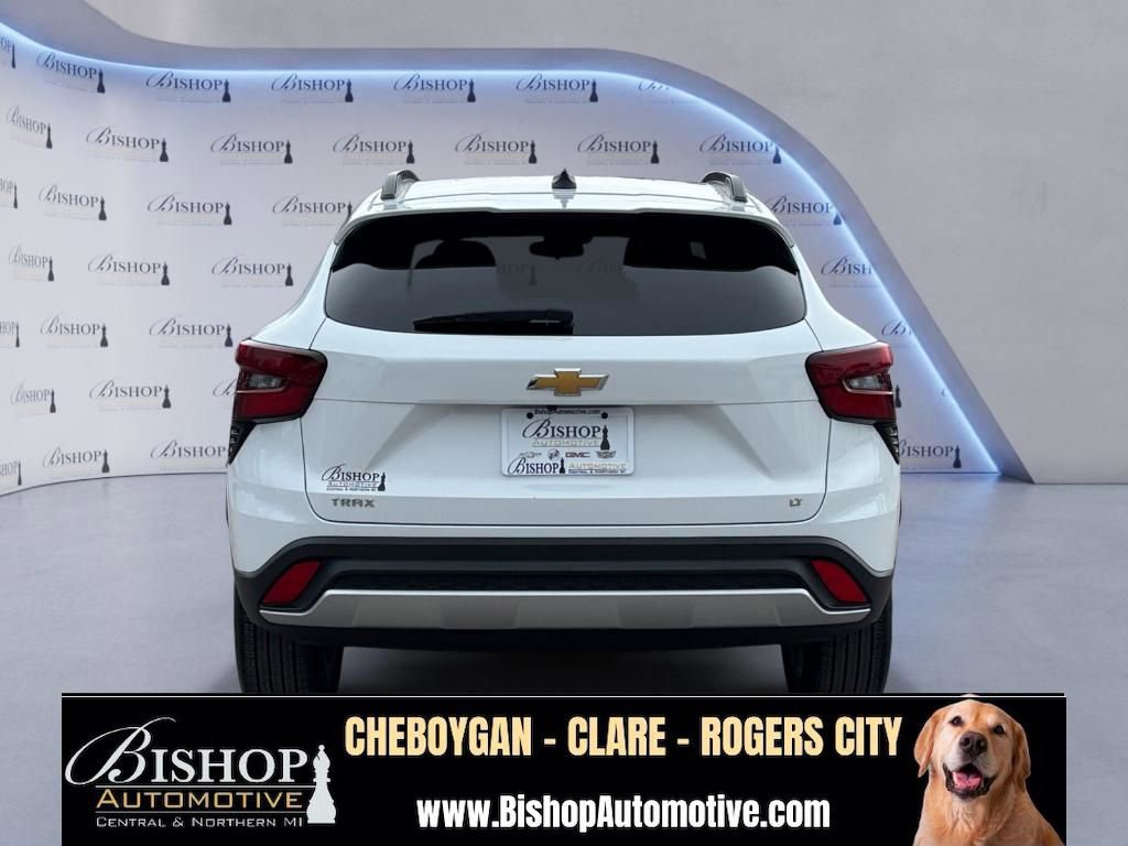 Used 2025 Chevrolet Trax LT w/ LT Convenience Package FWD image 21