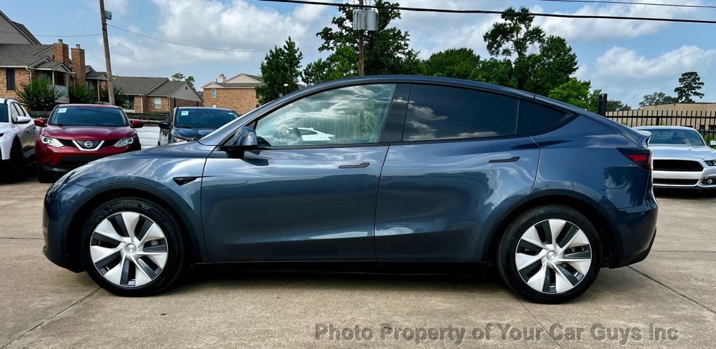 Used 2023 Tesla Model Y AWD image 11