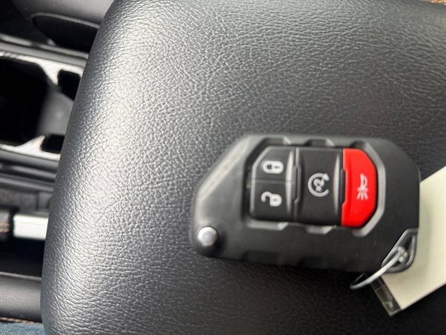 Used 2021 Jeep Wrangler Unlimited Sahara image 29