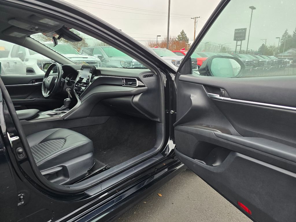 Used 2024 Toyota Camry SE image 13