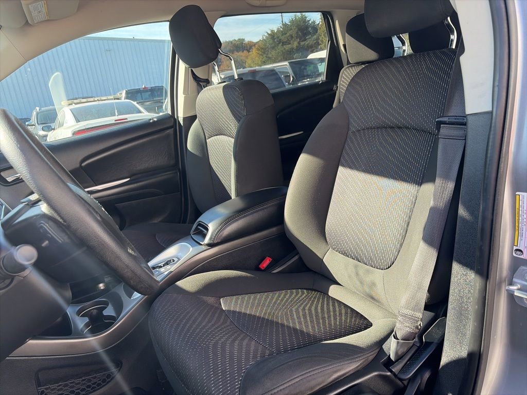 Used 2019 Dodge Journey SE image 13