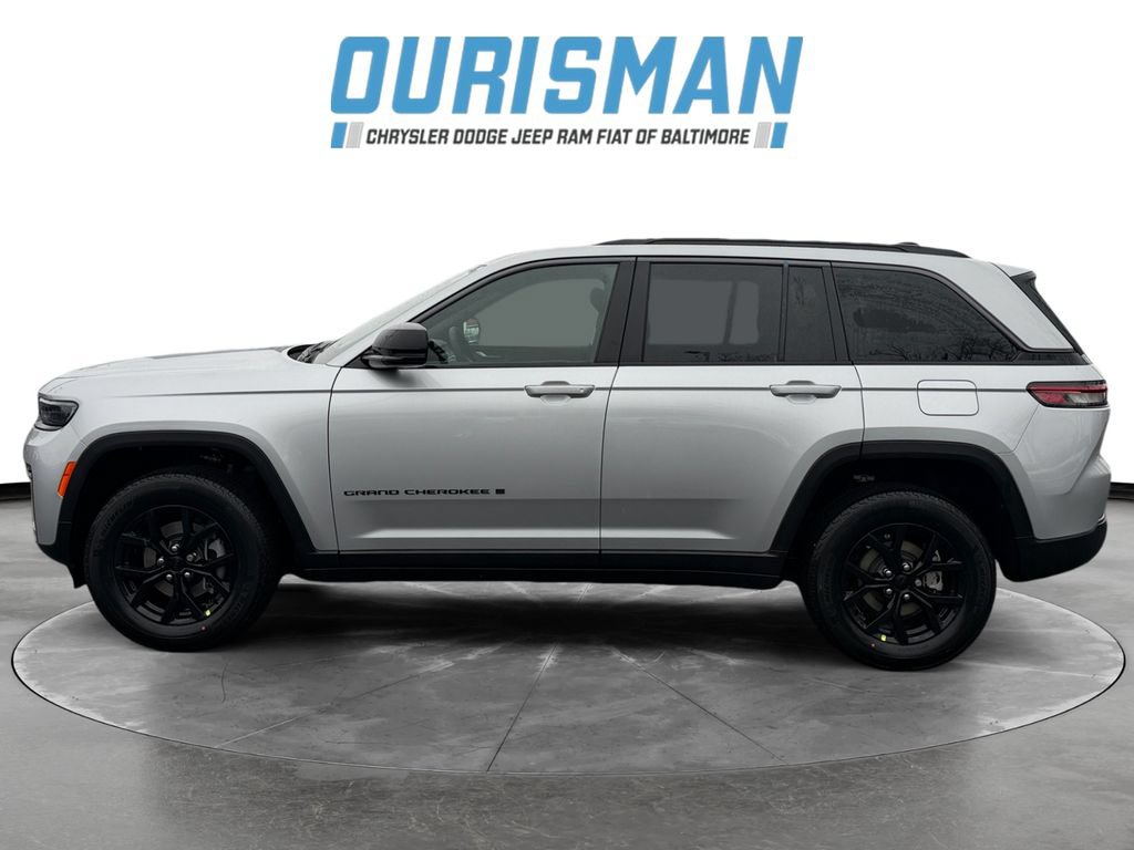 New 2026 Jeep Grand Cherokee Altitude AWD/4WD image 3