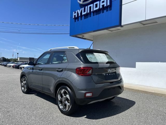 Certified 2024 Hyundai Venue SEL FWD image 4