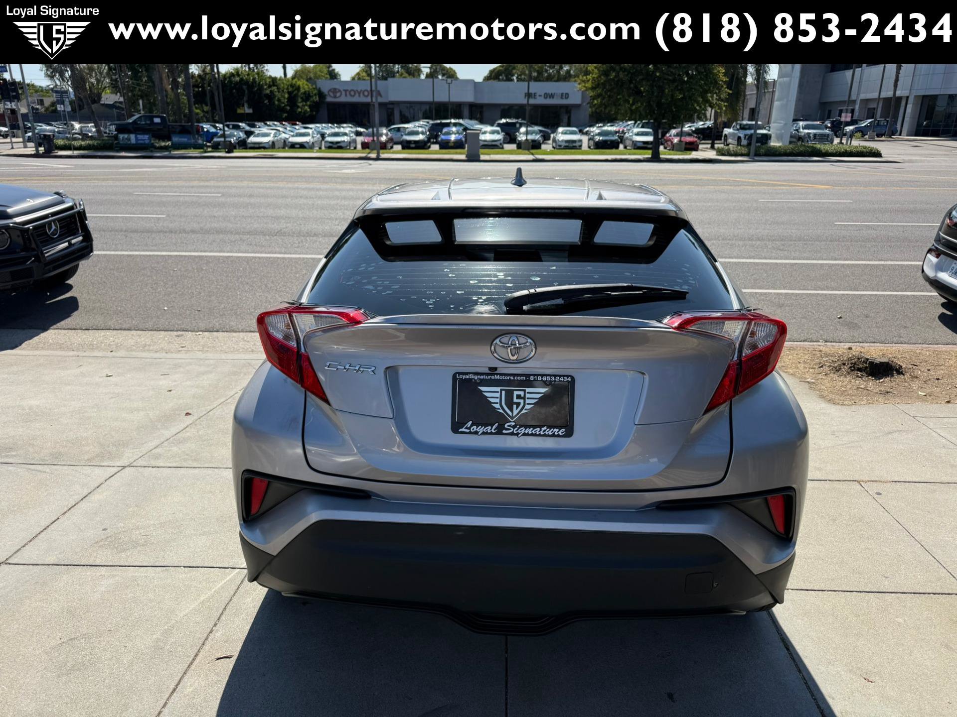 Used 2018 Toyota C-HR XLE FWD image 5