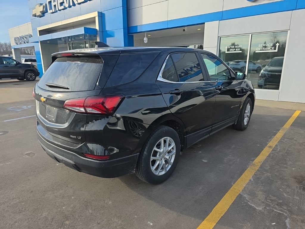 Used 2024 Chevrolet Equinox LT image 3