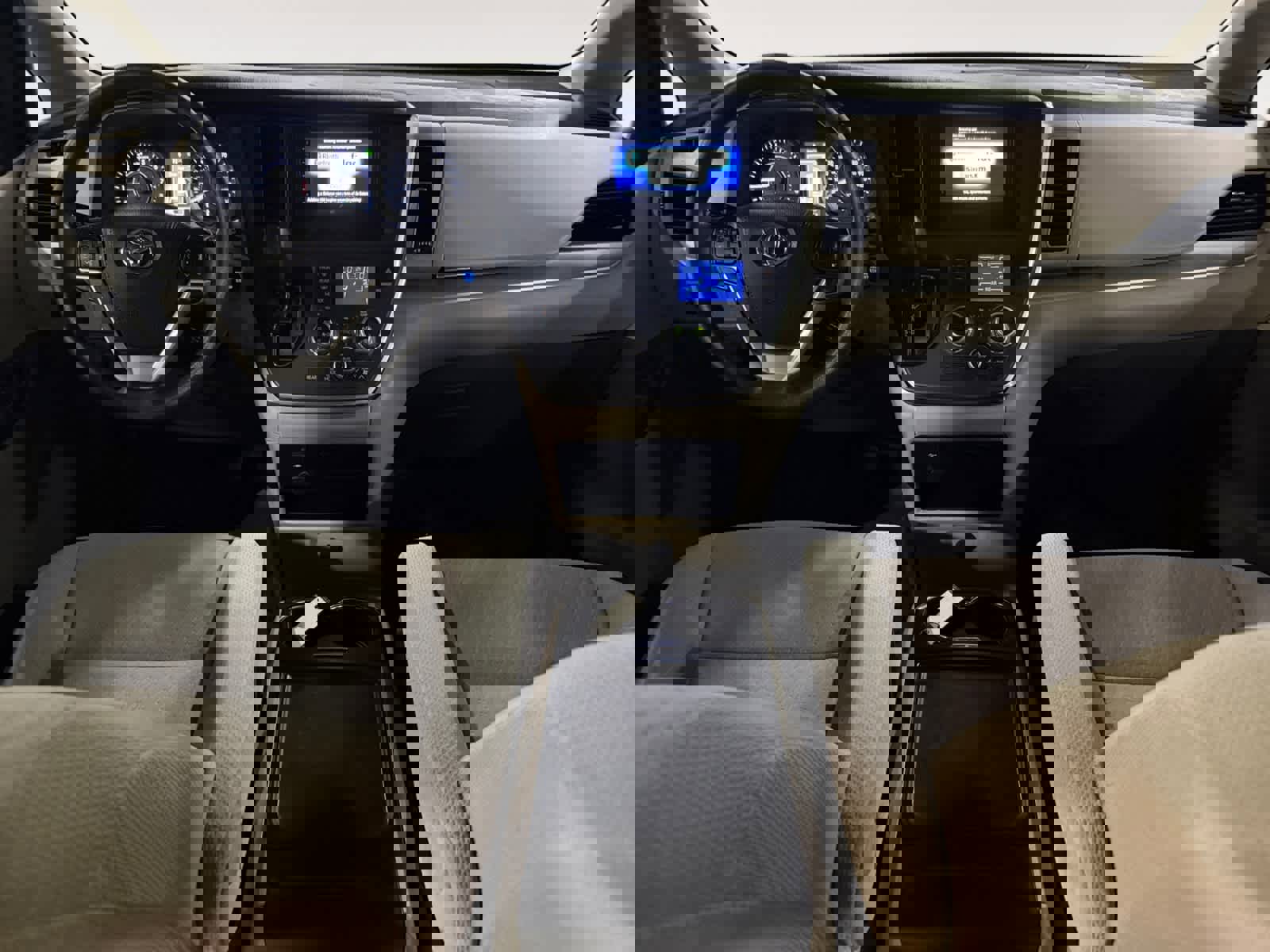 Used 2019 Toyota Sienna LE w/ LE Preferred Package image 15