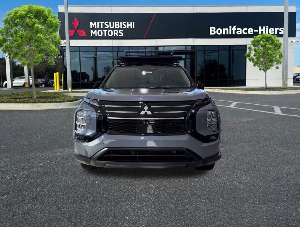 New 2025 Mitsubishi Outlander AWD image 2