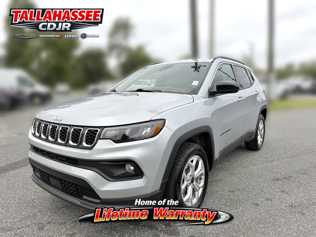 Used 2025 Jeep Compass Latitude AWD/4WD image 11
