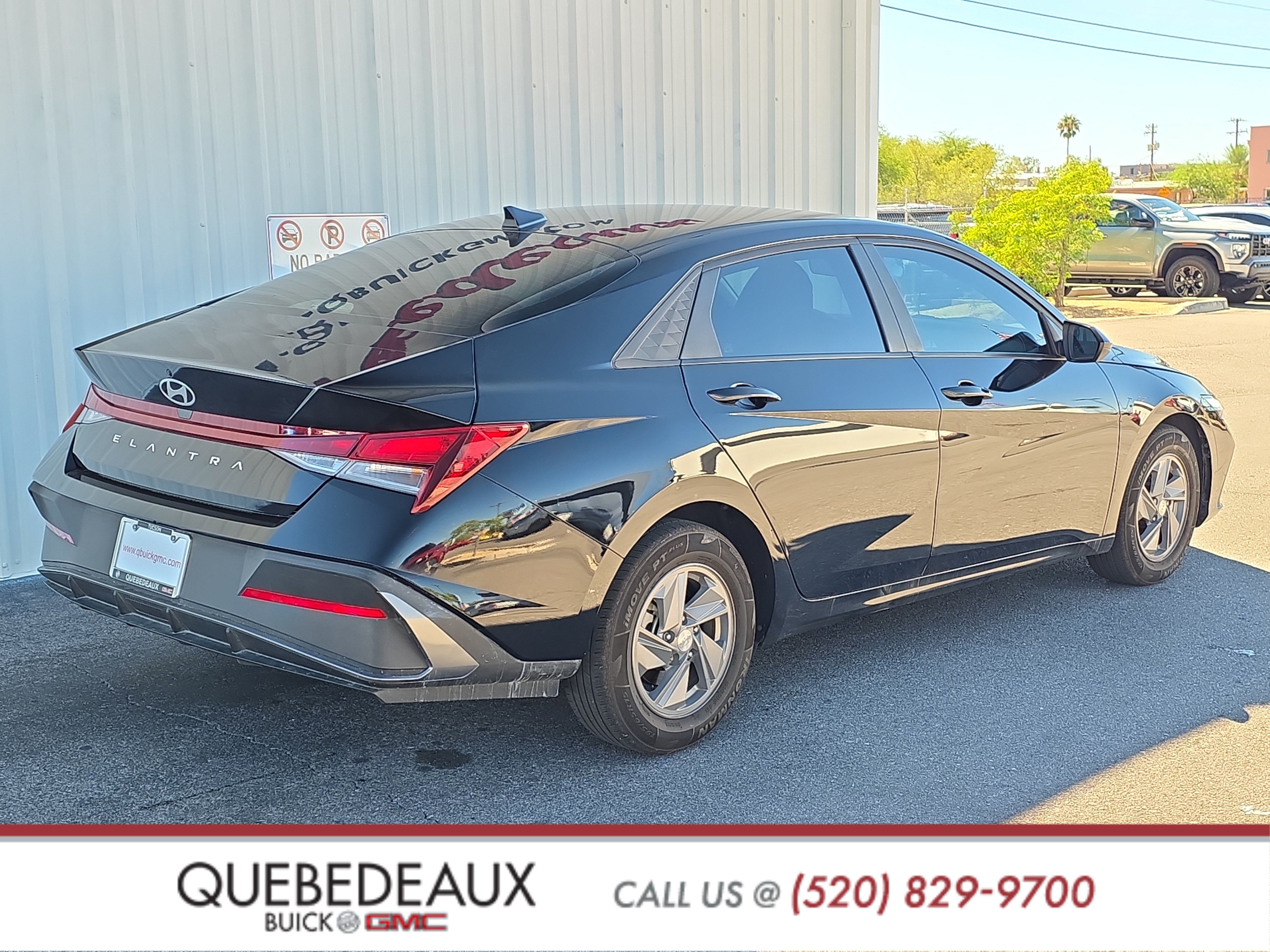 Used 2025 Hyundai Elantra SE FWD image 4