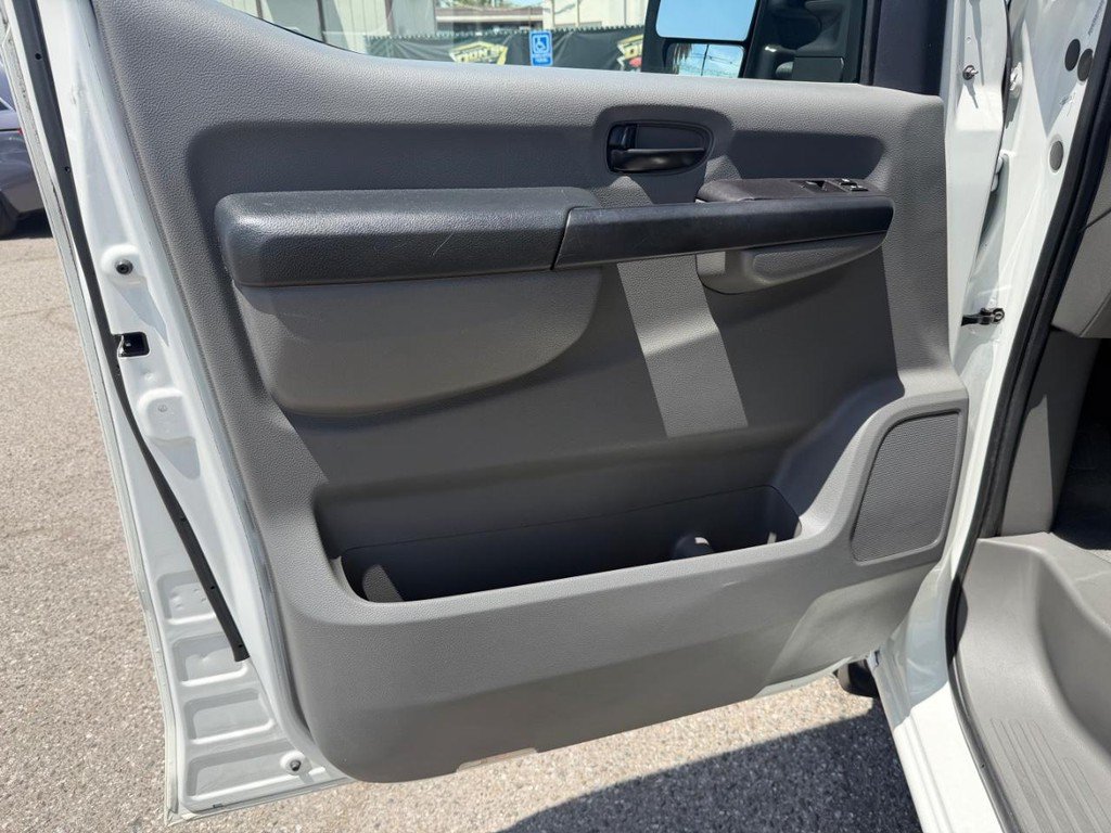 Used 2015 Nissan NV 3500 SV w/ Technology Package RWD image 15