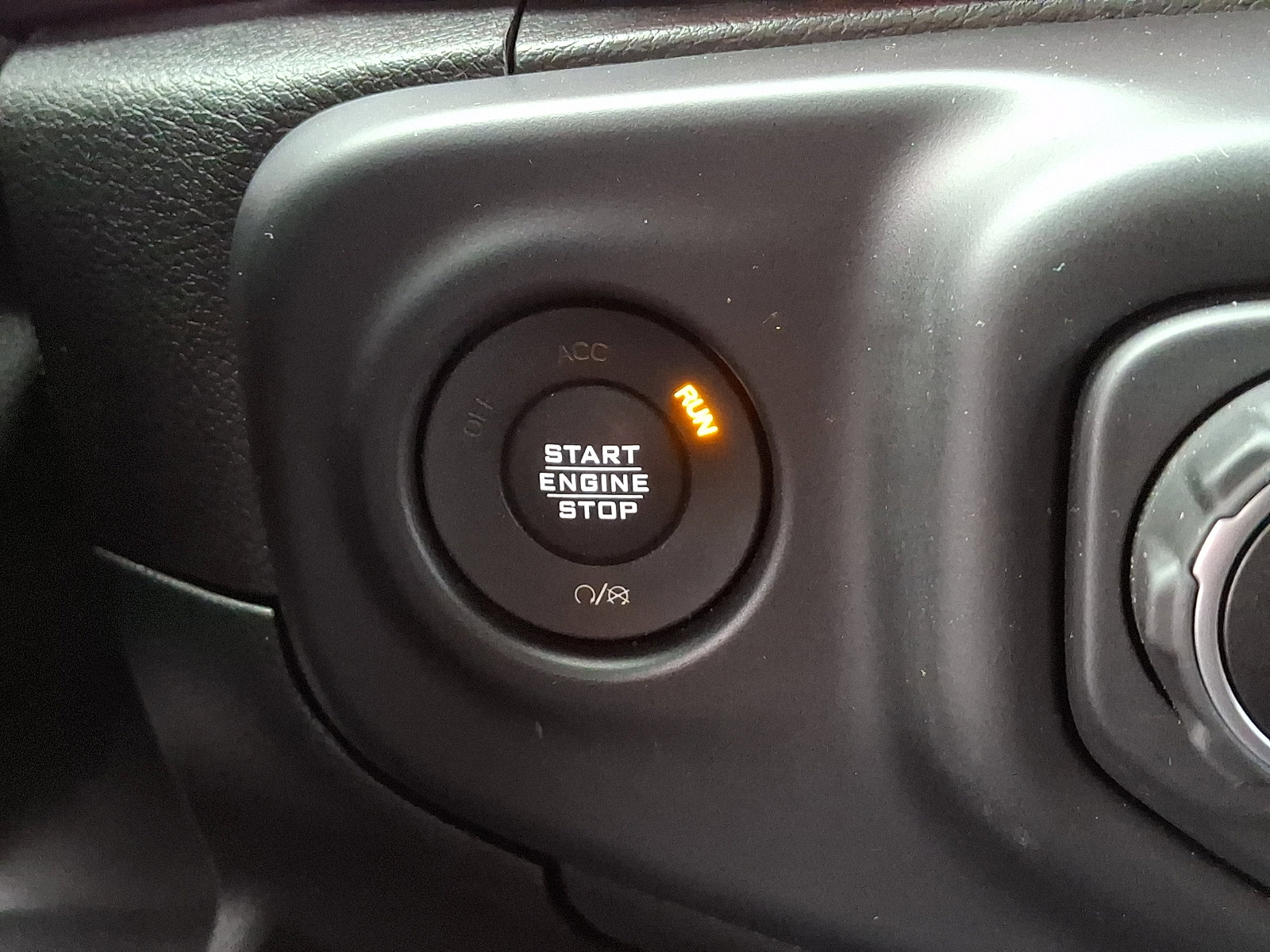 Used 2020 Jeep Gladiator Rubicon w/ Dual Top Group image 28