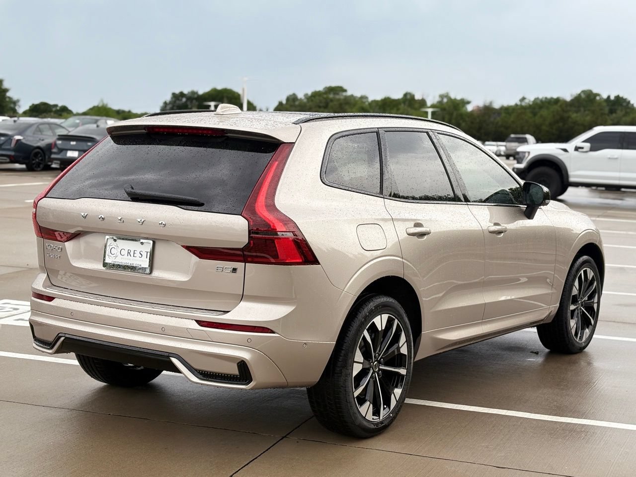 New 2026 Volvo XC60 B5 Plus w/ Protection Package Premier AWD/4WD image 5