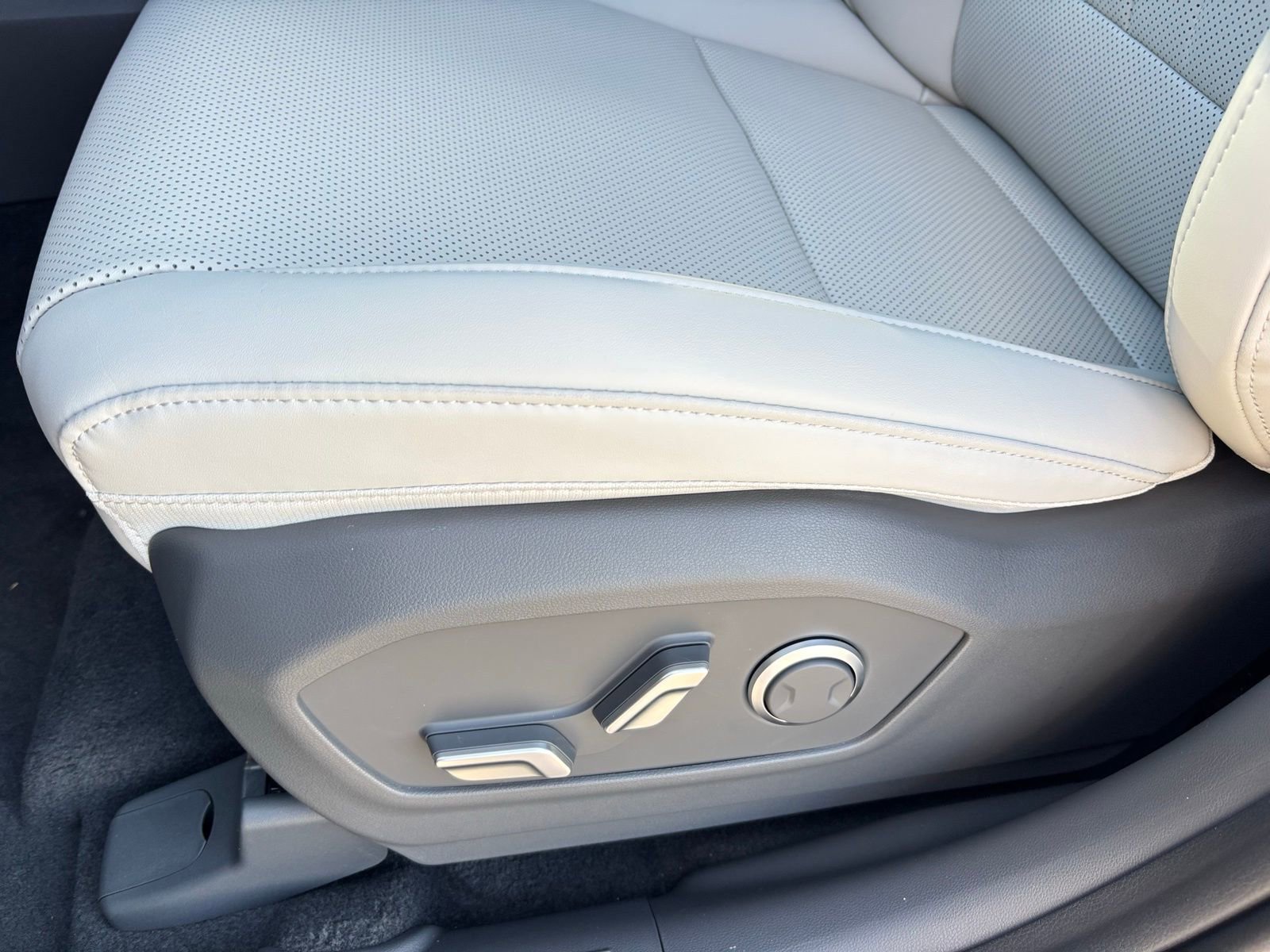 New 2026 Hyundai Santa Fe SEL FWD image 13