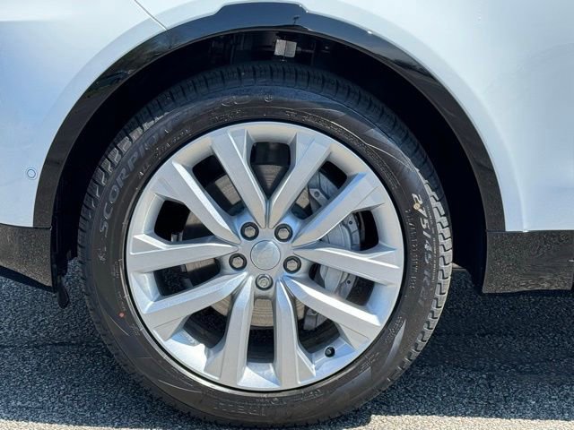 New 2024 Land Rover Discovery Dynamic SE image 36