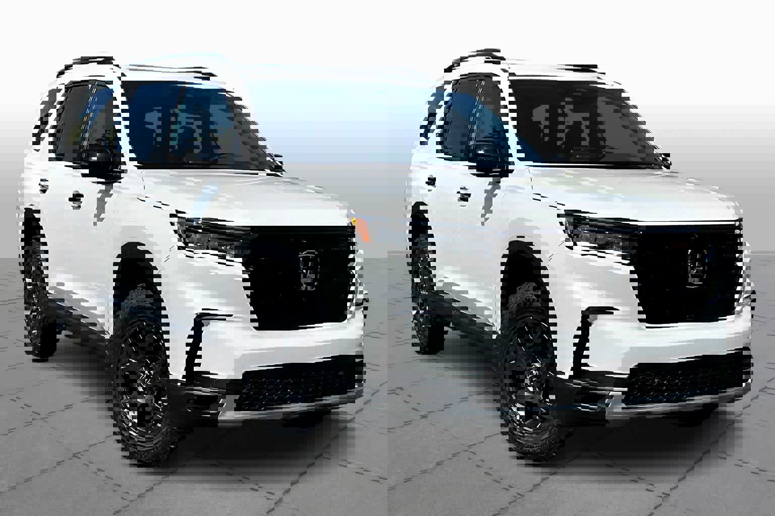 New 2025 Honda Pilot TrailSport image 2
