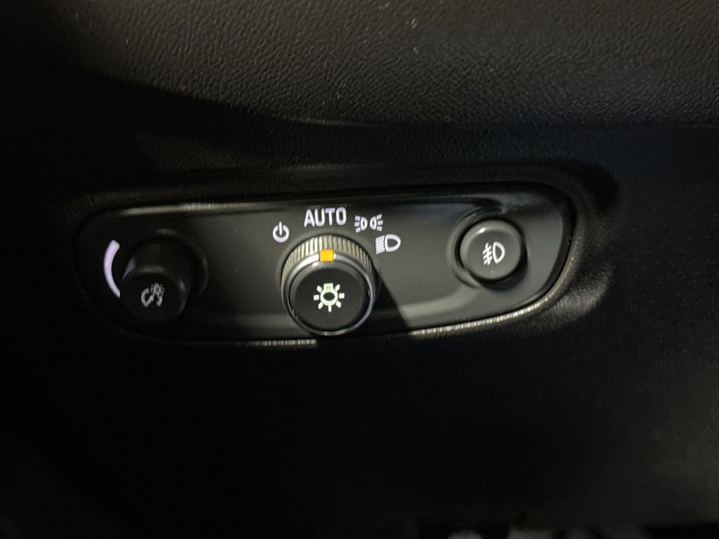 Used 2020 Chevrolet Equinox Premier image 18