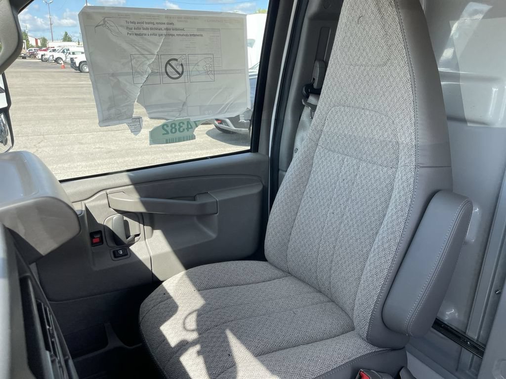 New 2025 Chevrolet Express 3500 w/ Power Convenience Package RWD image 17