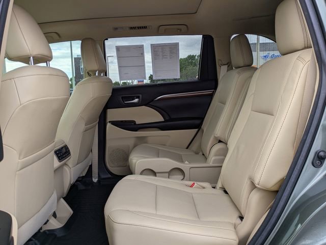 Used 2018 Toyota Highlander Limited Platinum image 14
