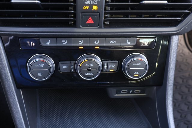 Certified 2023 Volkswagen Jetta SE image 24