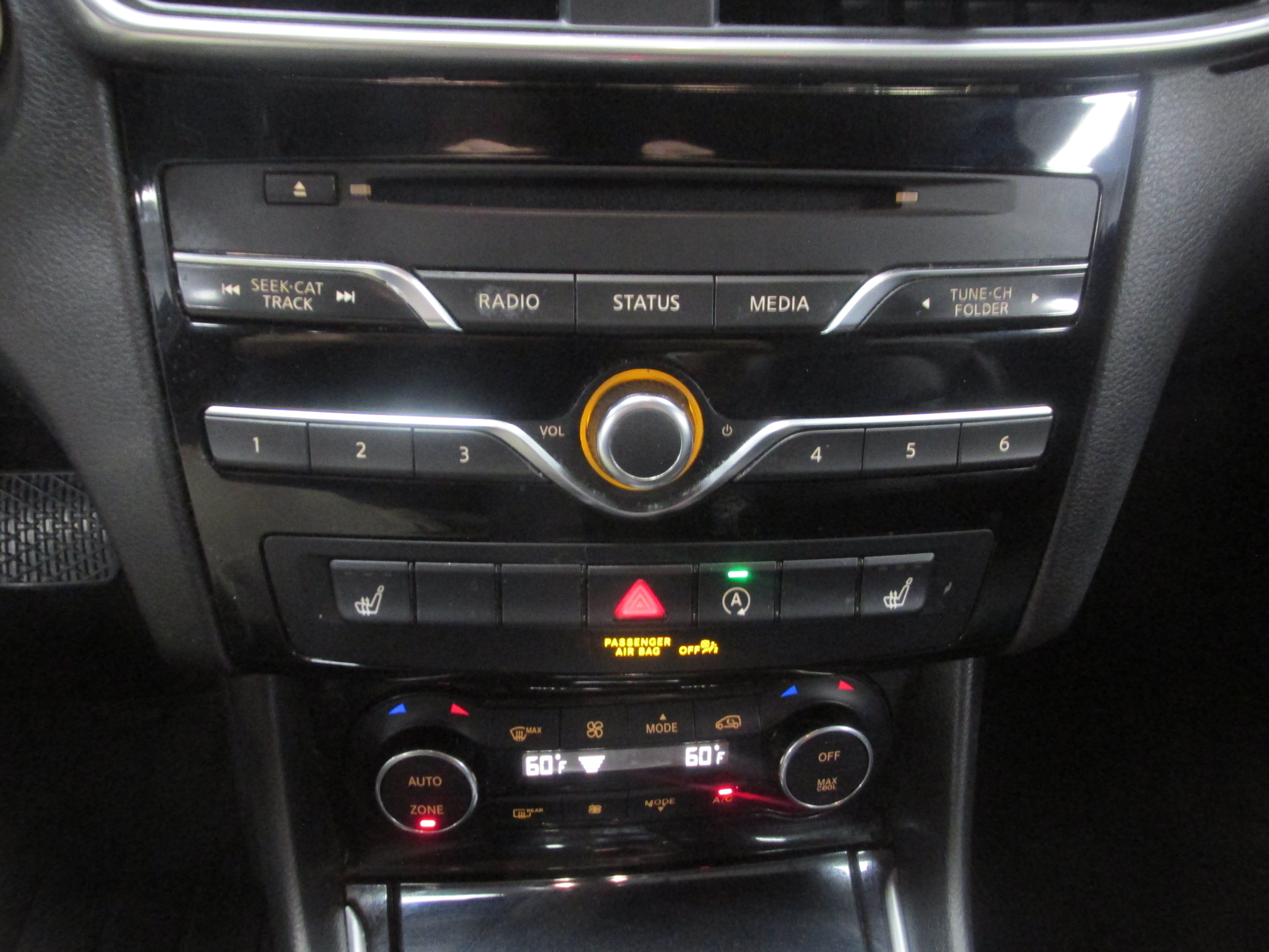 Used 2017 INFINITI QX30 AWD image 35