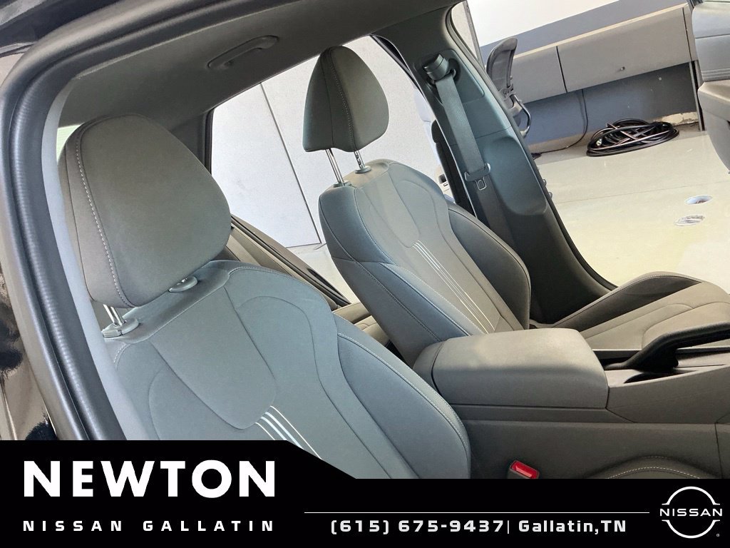 Used 2025 Hyundai Elantra Sport FWD image 13