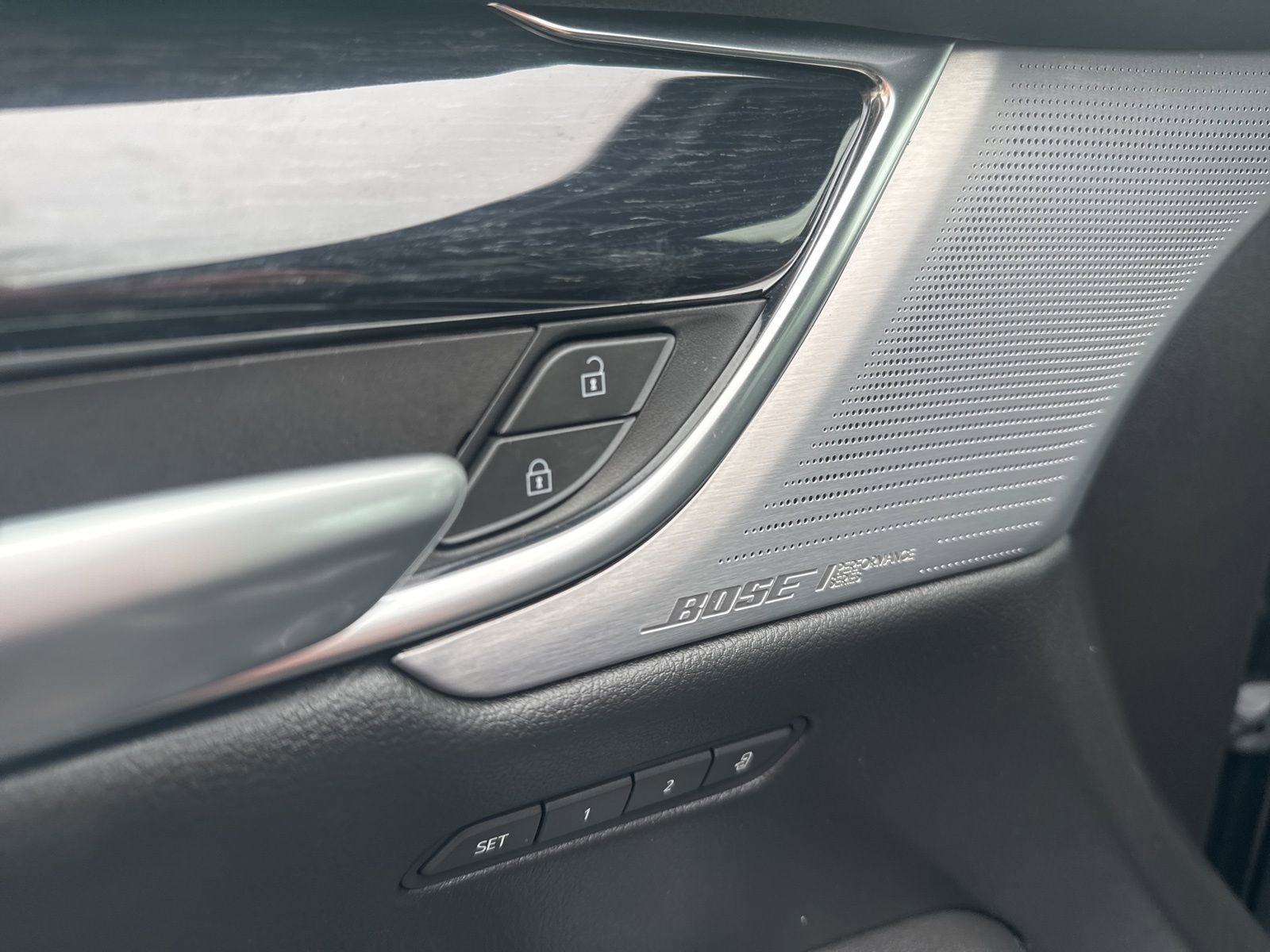 Used 2025 Cadillac XT5 Premium Luxury image 23