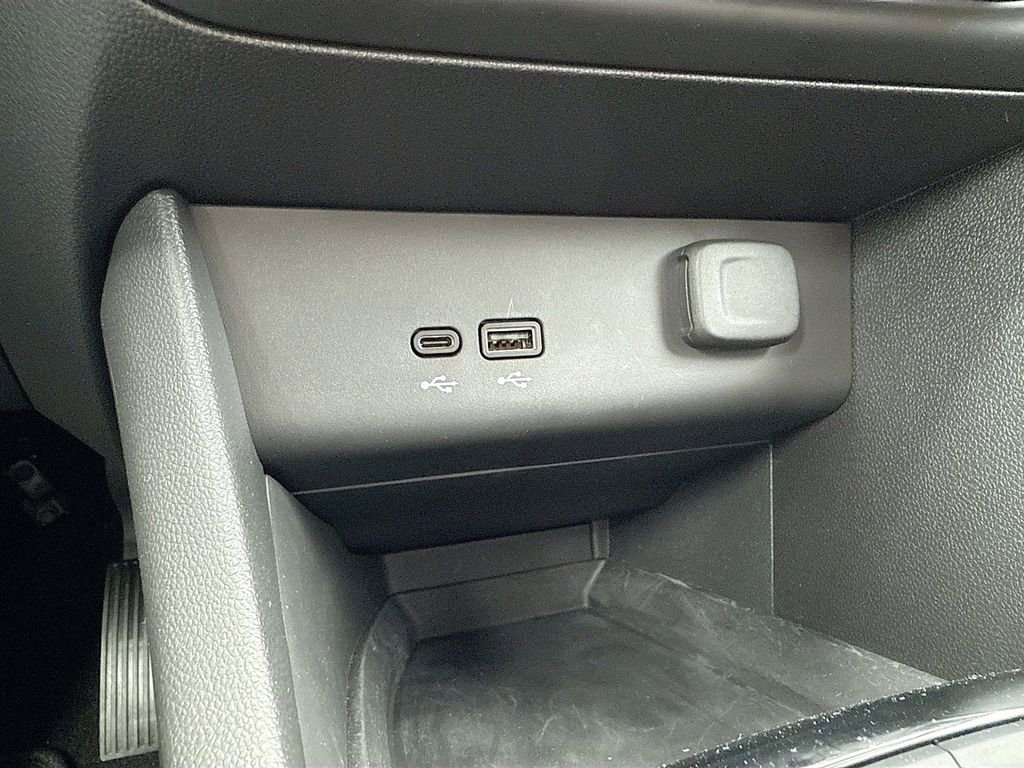 Used 2024 Buick Encore GX Preferred image 37