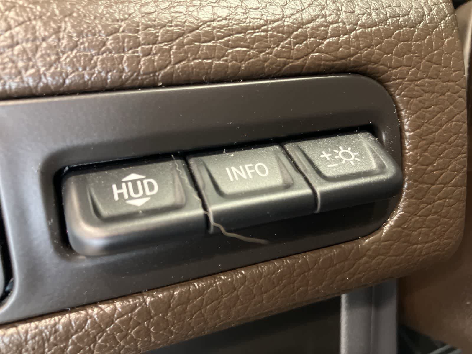 Used 2023 GMC Yukon Denali AWD/4WD image 18