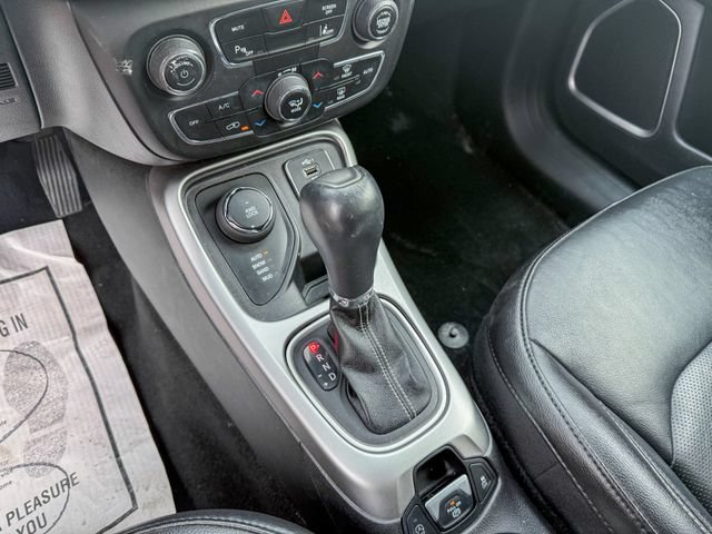 Used 2021 Jeep Compass Latitude w/ Driver Assistance Group AWD/4WD image 19